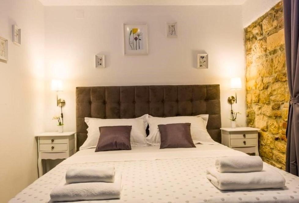 XIV Century Rooms Kastela Ngoại thất bức ảnh