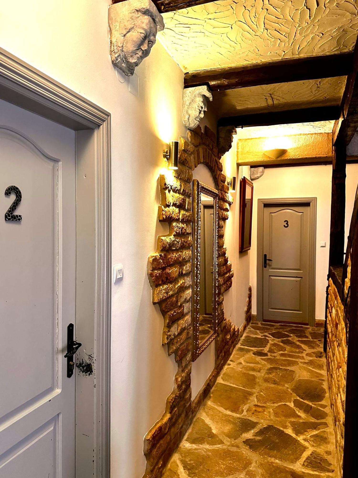 XIV Century Rooms Kastela Ngoại thất bức ảnh