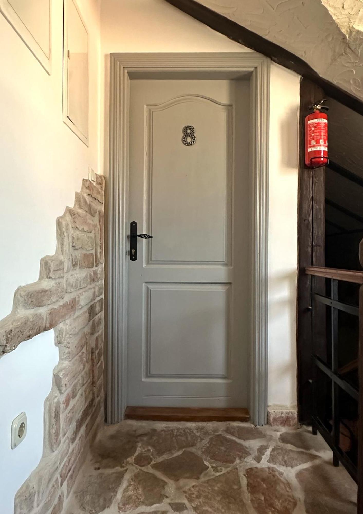 XIV Century Rooms Kastela Ngoại thất bức ảnh