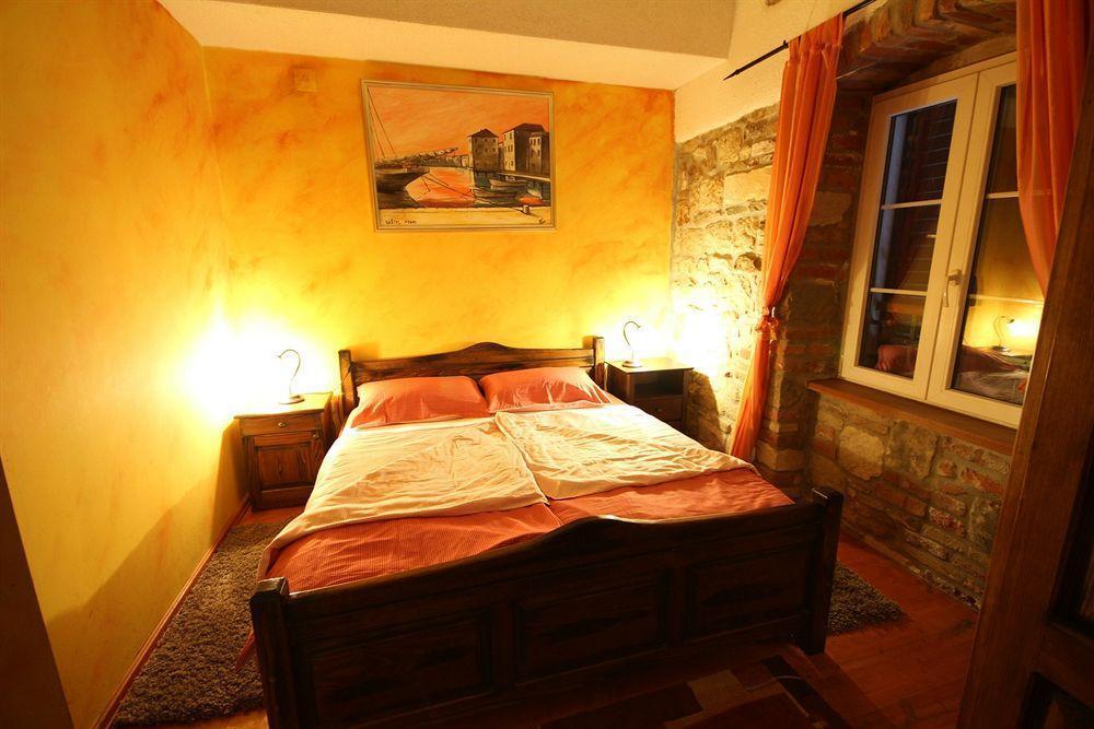 XIV Century Rooms Kastela Ngoại thất bức ảnh