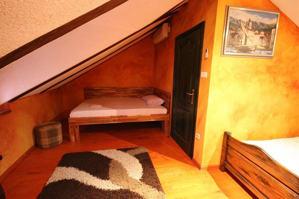 XIV Century Rooms Kastela Ngoại thất bức ảnh