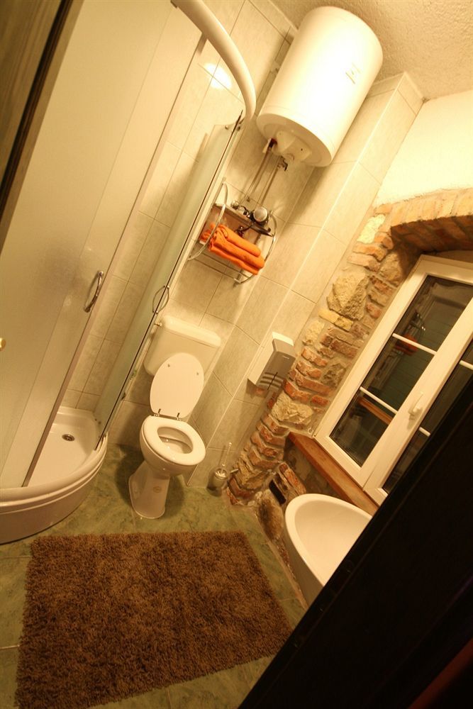 XIV Century Rooms Kastela Ngoại thất bức ảnh