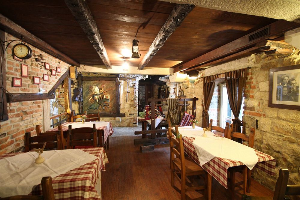 XIV Century Rooms Kastela Ngoại thất bức ảnh
